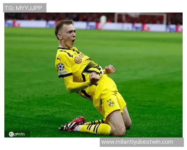 安塞尔米诺精彩头球破门助多特在第41分钟取得领先